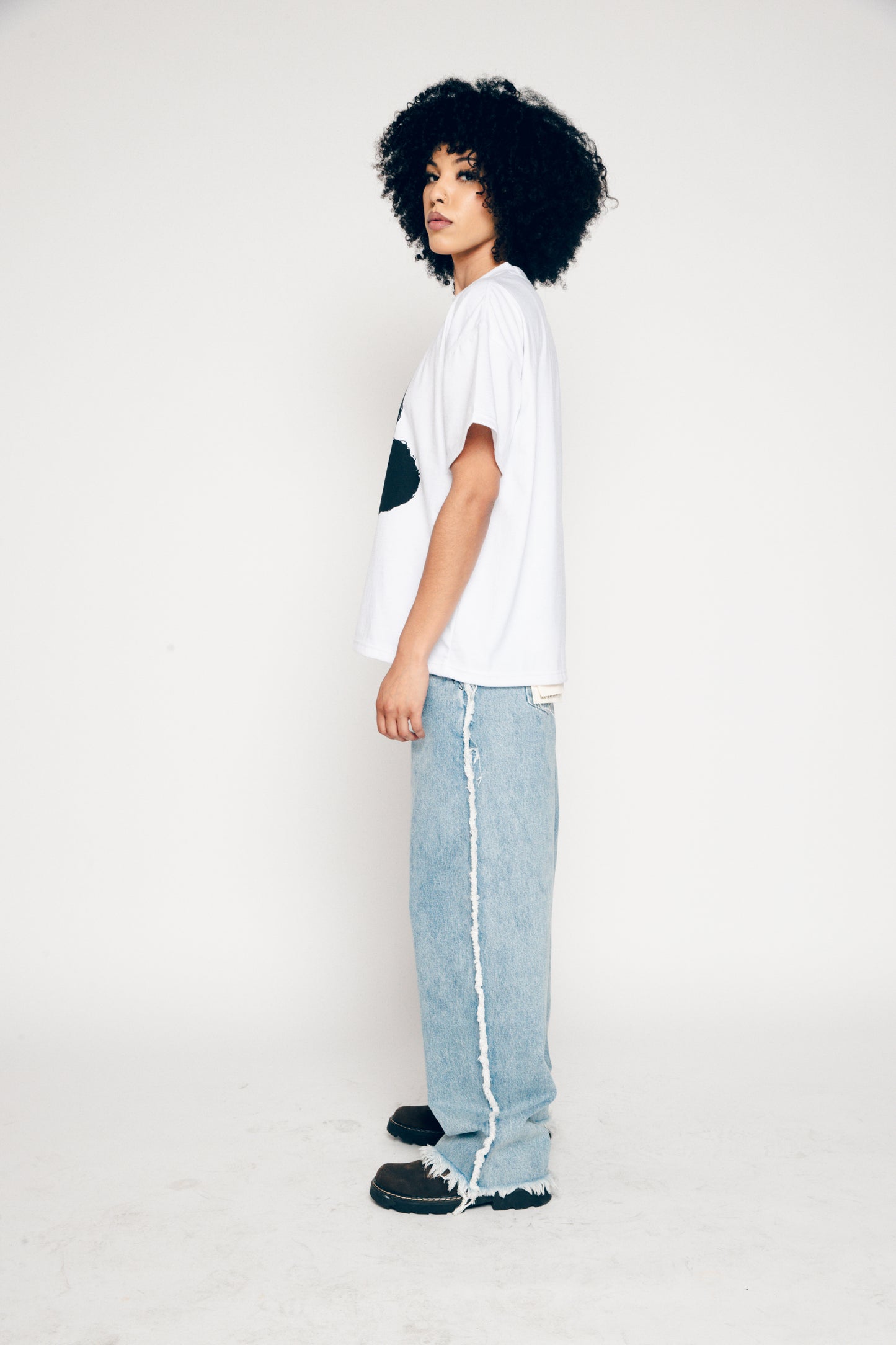 HEADPHONES Tee